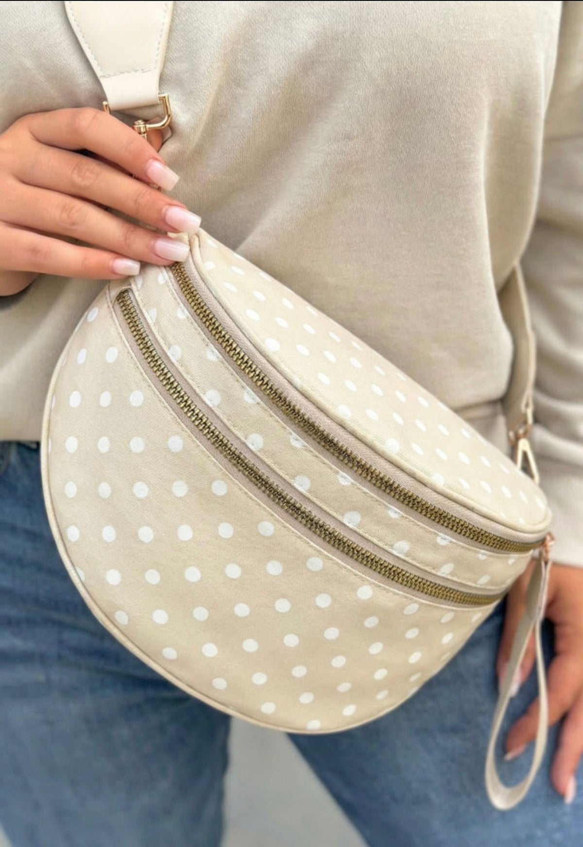 Beige Retro Polka Dot Crossbody Bag